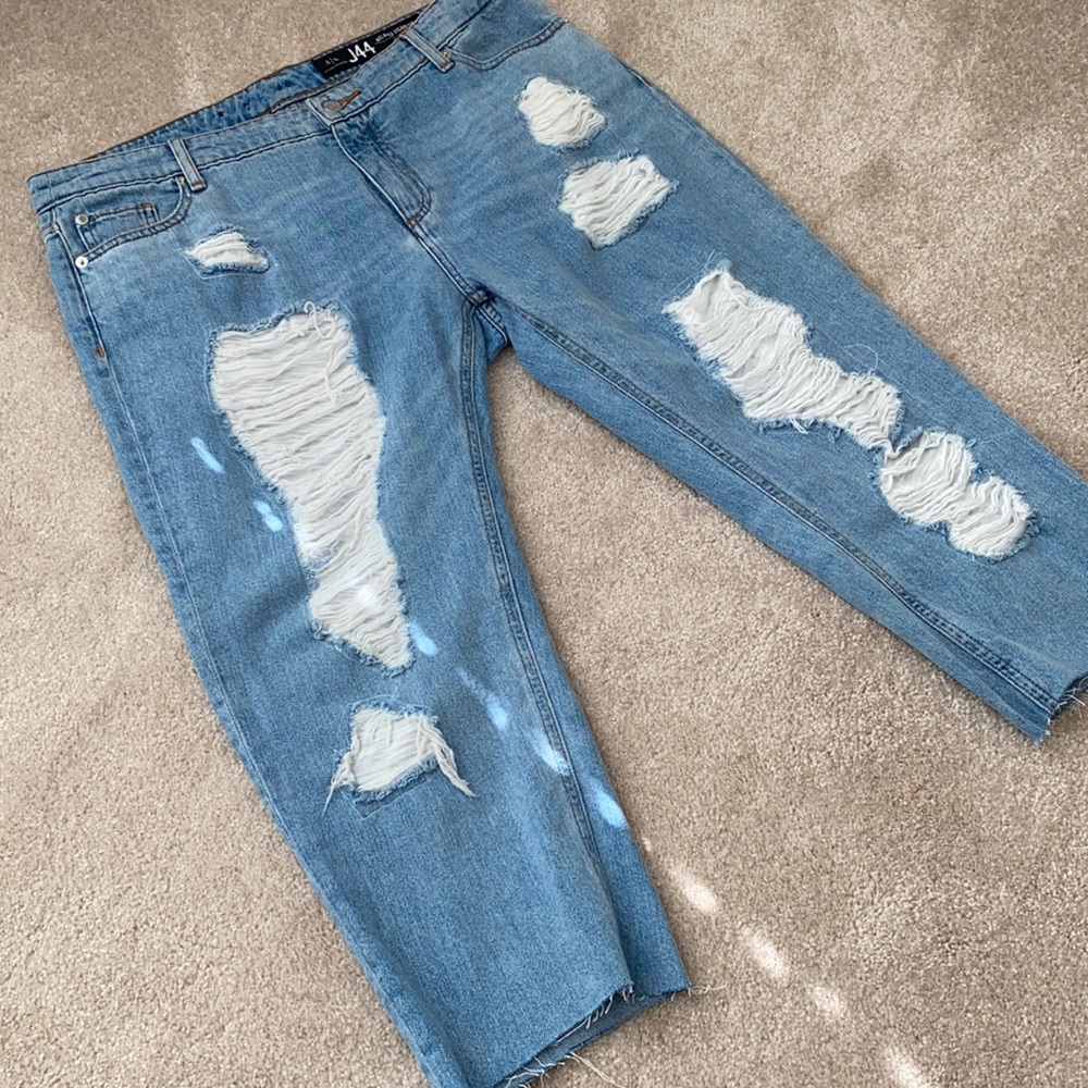 Armani exchange J44 relaxed cigarette size 32 (LISTED TO SELL offers are Welcome
